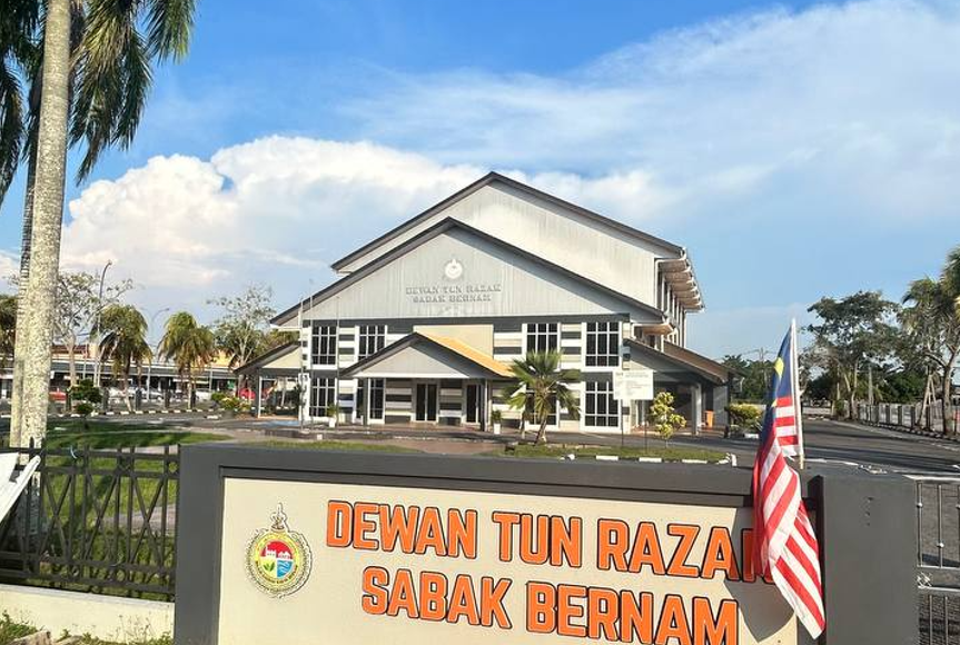 Dewan Tun Razak, Sabak Bernam